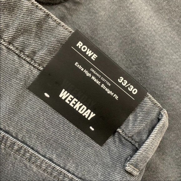 [SOLD] NWT WEEKDAY - Rowe Extra High Straight Jeans - Picture 3 of 10